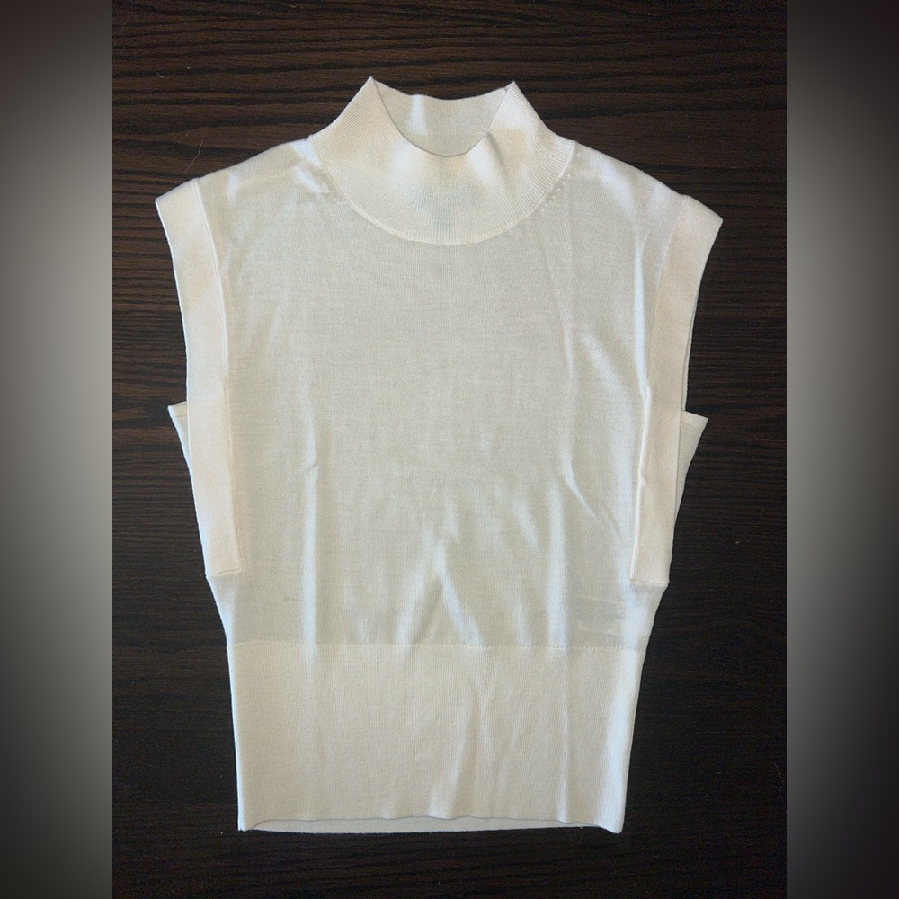 Banana Republic Cream Sleeveless Tank Top